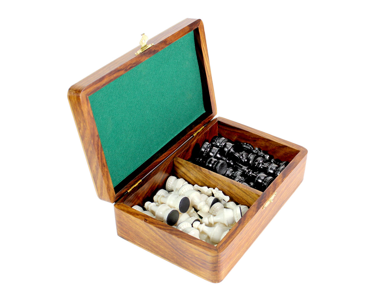 Free Wooden storage box provided with this chess set